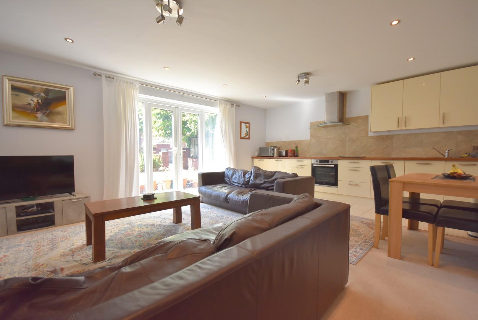 44b Victoria Road, Penarth, CF64 3HY